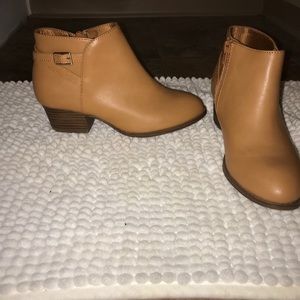 Old navy light beige booties